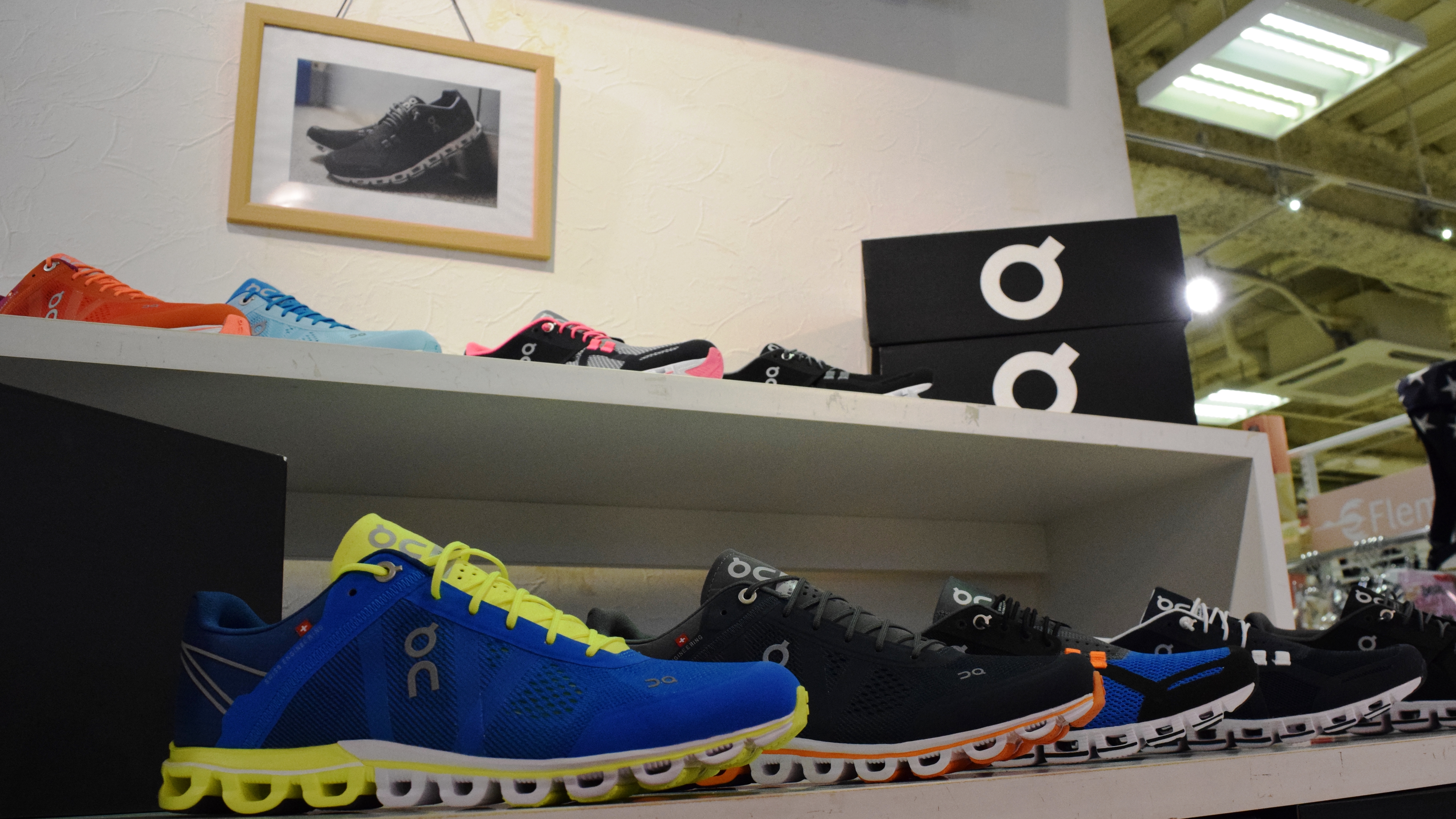 ランニングシューズ界を席巻中の On のシューズの取扱い開始 札幌スポーツ館